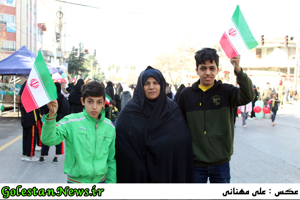 تصاویر حضور خانوادگی در راهپیمایی 22 بهمن شهر علی آباد کتول